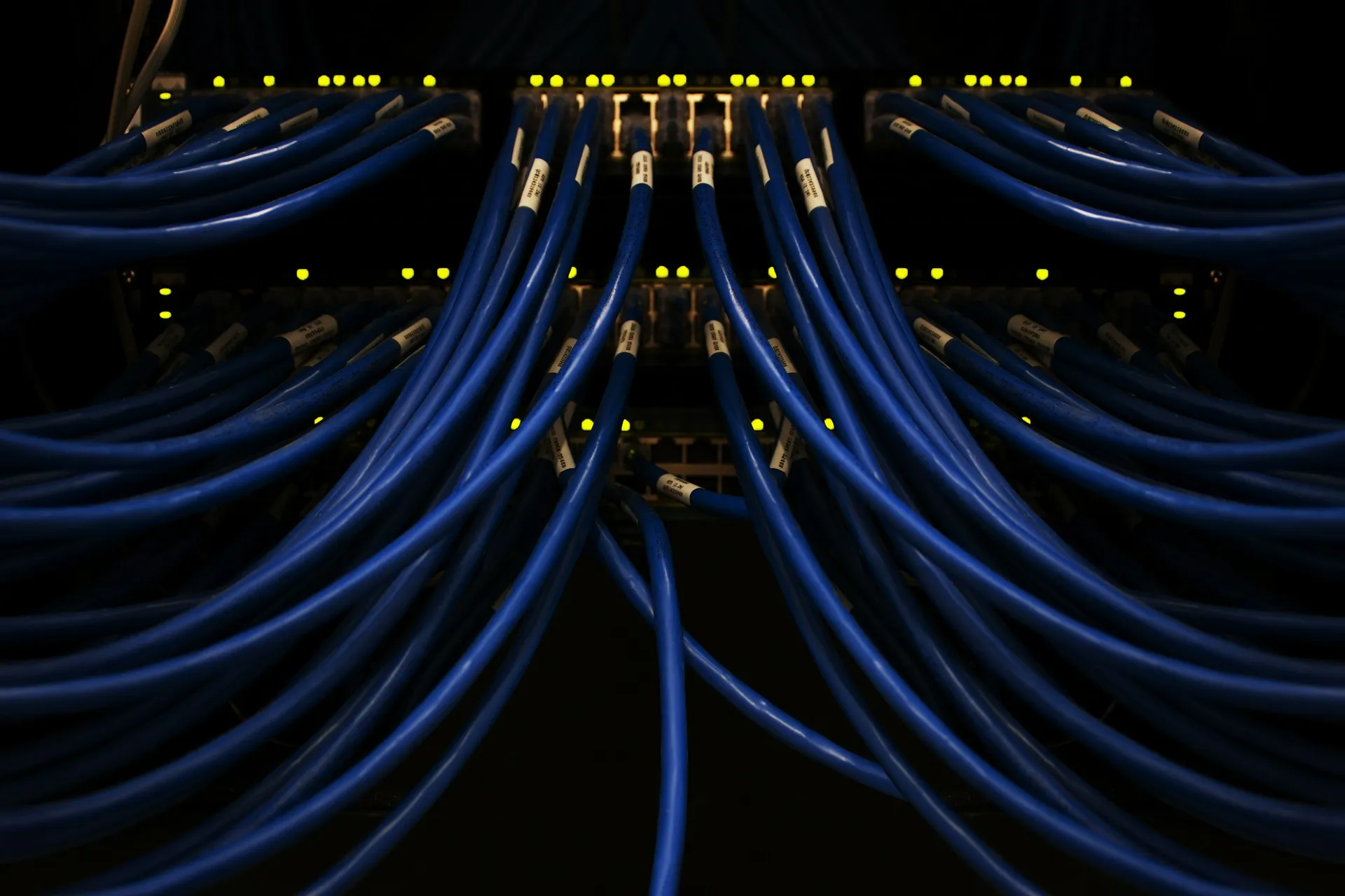サーバーとは何か、そしてその使い方は？